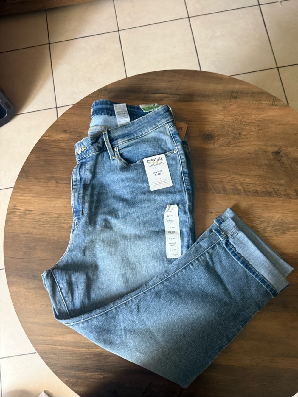 Signature by Levi Strauss Women's Light Blue Ankle Jeans - Picture 7 of 9